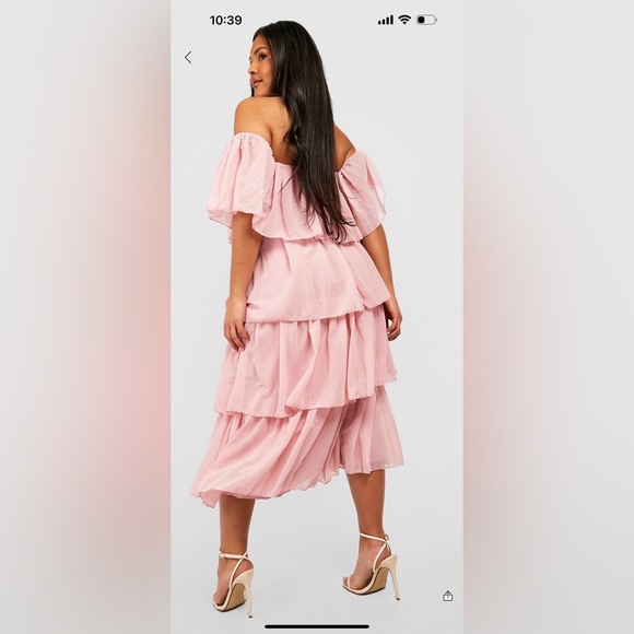 Style: Smock Dress
Length: Midaxi
Neckline: Off The Shoulder - Picture 2 of 2